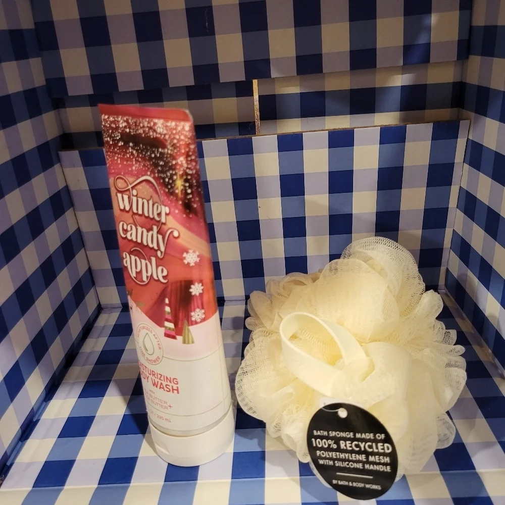 Bath&Body Works Winter Candy Apple Moisturizing Body Wash & Loofah